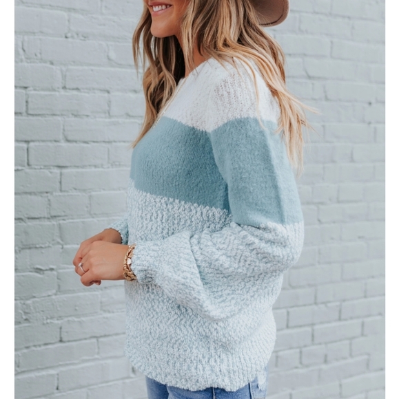 Aqua Colorblock Sweater - Picture 4 of 5